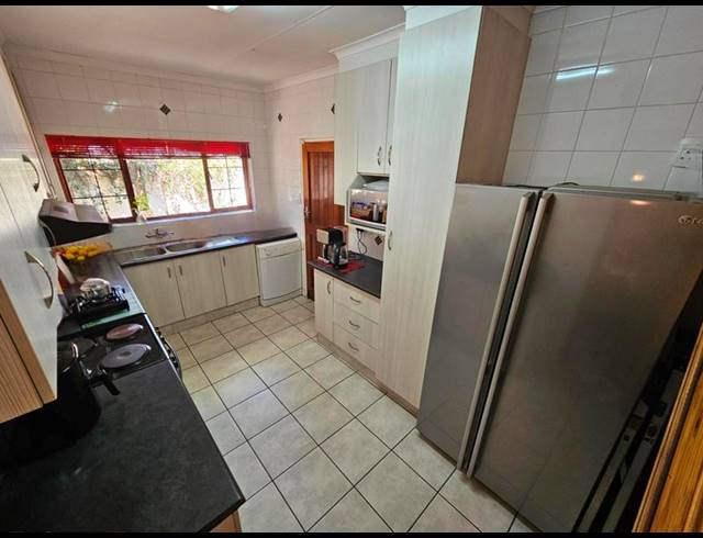 4 BEDROOM HOUSE FOR SALE IN MAGALIESKRUIN